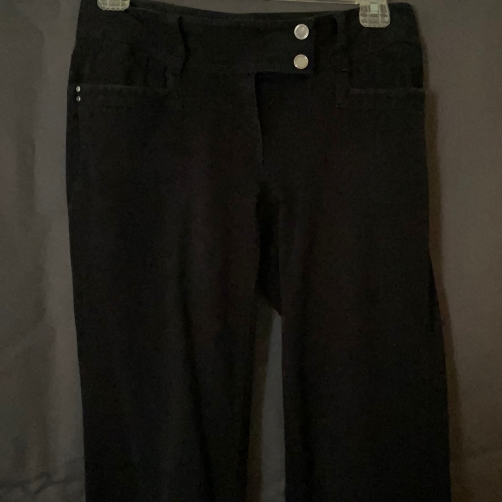 White House Black Market. Black capris pants. Size:00